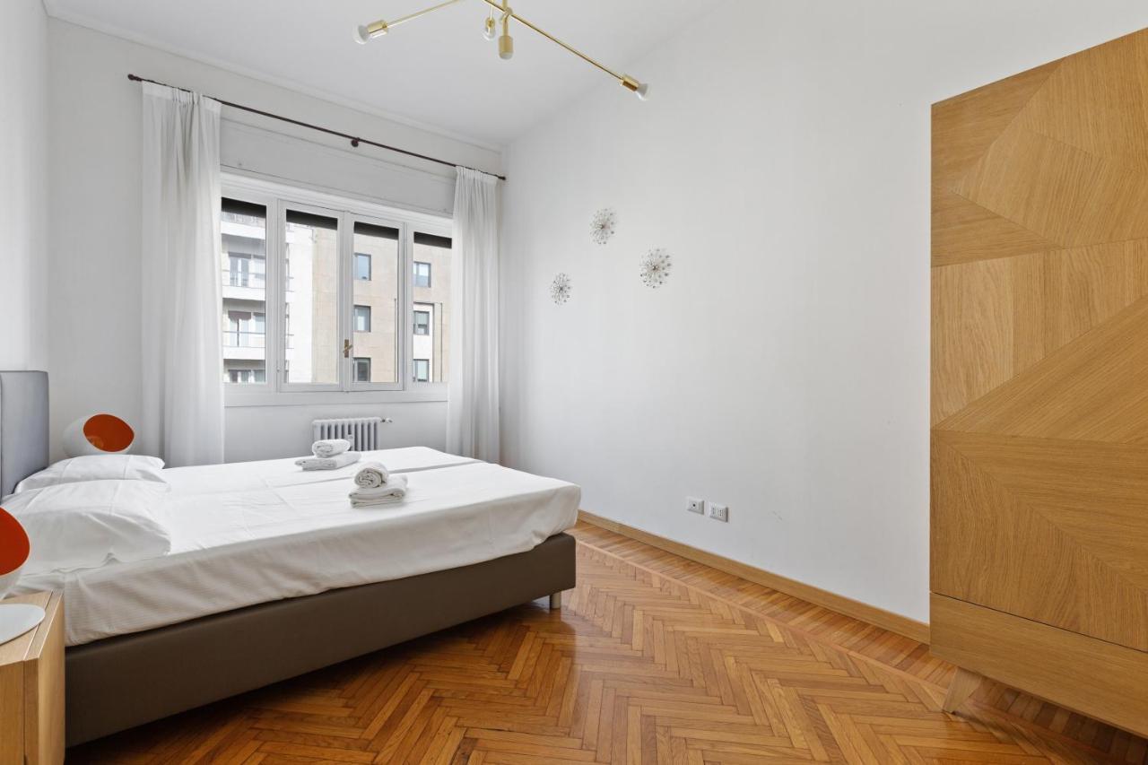 Roomy Apartment Duomo & San Babila Milán Exteriér fotografie