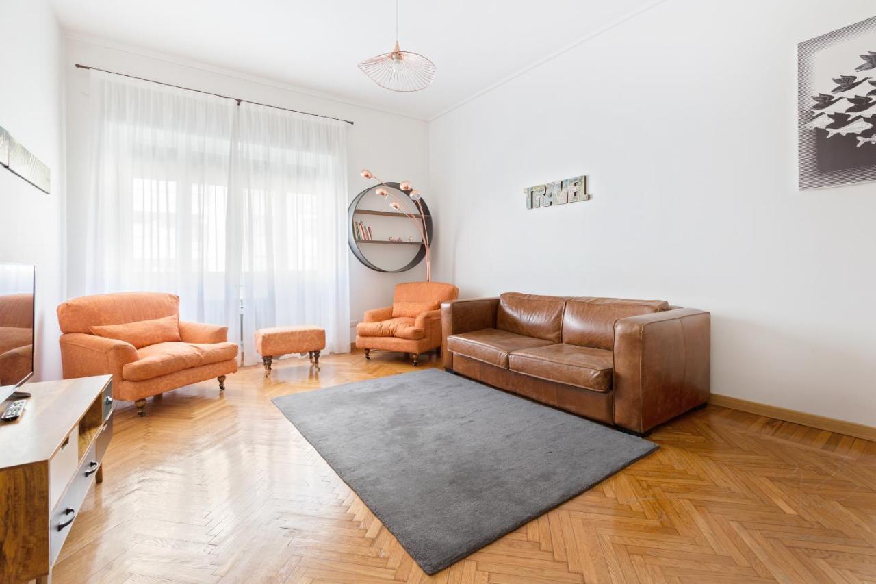 Roomy Apartment Duomo & San Babila Milán Exteriér fotografie
